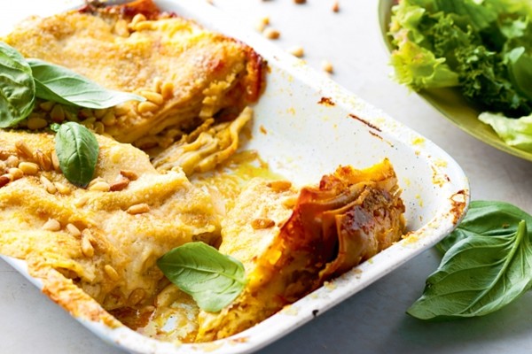 Smoked mozzarella & pesto lasagne