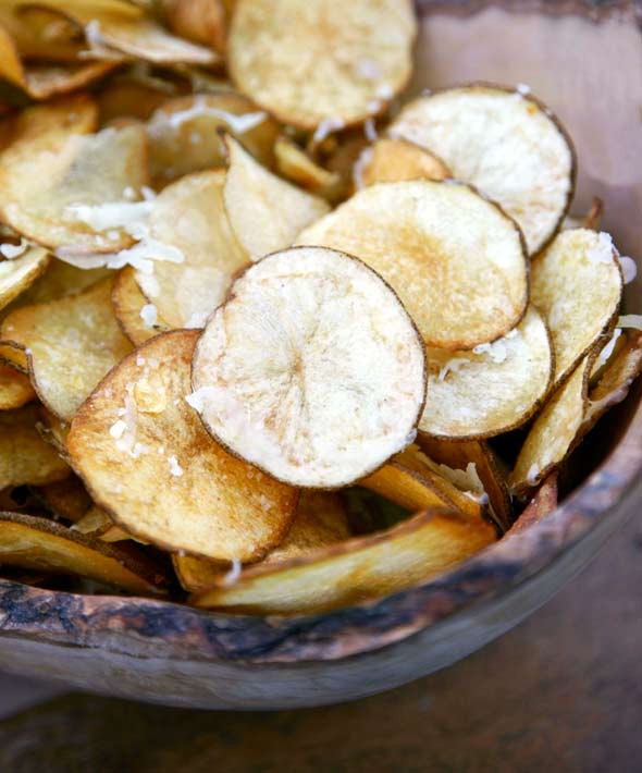 Smoked olive oil-Manchego potato chips