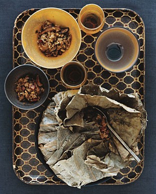 Smoked-oyster sticky rice stuffing in lotus leaf