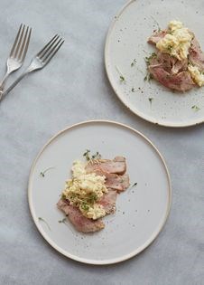 Smoked pheasant breast with scrambled eggs (Røget fasanbryst med røræg)