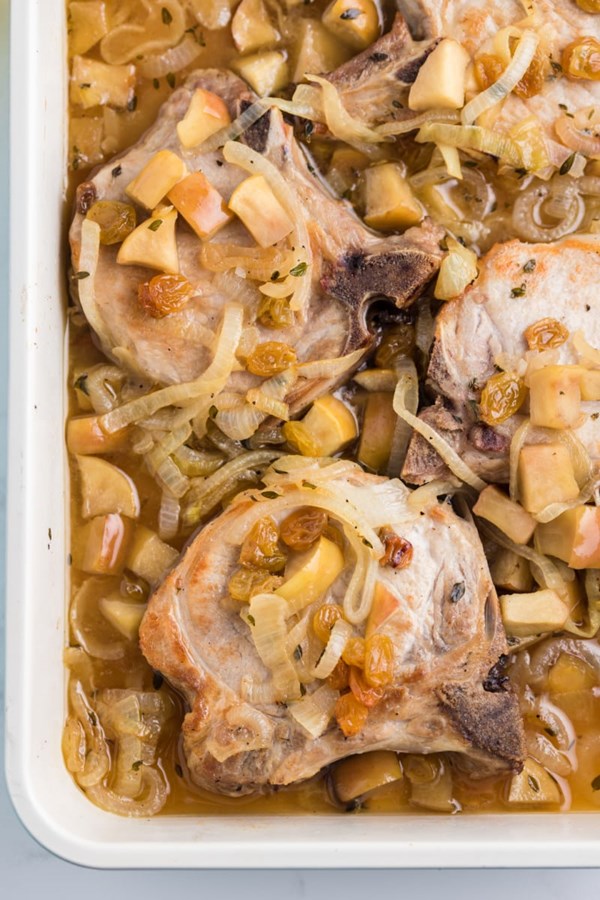 Smoked pork chops with maple-baked apples