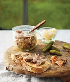 Smoked rillettes with crispy ears