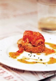 Smoked salmon, anchovy and red pepper toasts (Pintxo de la foto)