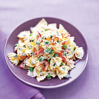 Smoked salmon and farfalle in lemon cream sauce