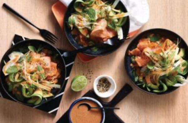 Smoked salmon and fennel salad with creamy paprika dressing