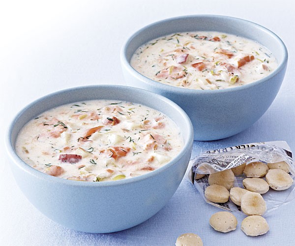 Smoked salmon and leek chowder