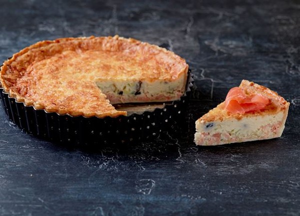 Smoked salmon and leek quiche
