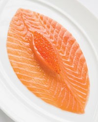 Smoked-salmon carpaccio with brioche and caviar