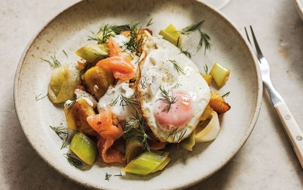 Smoked salmon, leek and potato hash