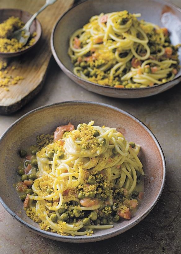 Smoked salmon, lemon & pepper spaghetti