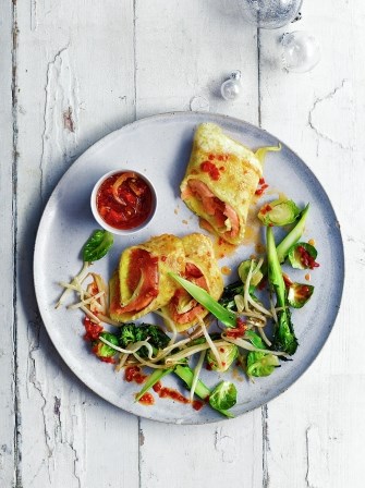Smoked salmon omelette with sprouts