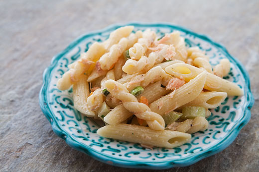 Smoked salmon pasta salad