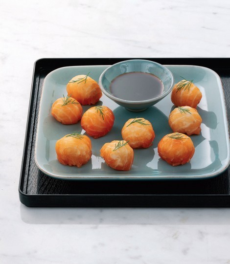 Smoked salmon rice balls (Temari)