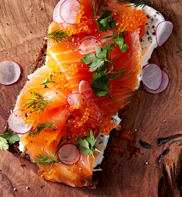 Smoked salmon smørrebrød