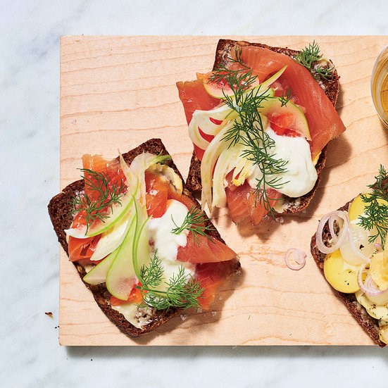 Smoked salmon smørrebrød