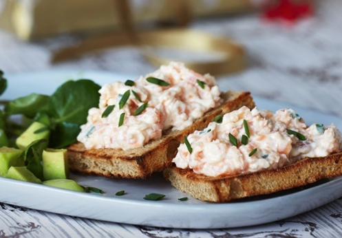 Smoked salmon toasts with avocado and watercress salad