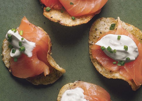 Smoked salmon with black pepper potato chips and lemon crème fraîche