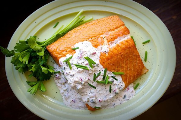 Smoked salmon with horseradish caper sauce