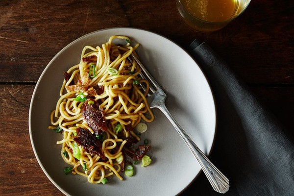 Smoked tea duck noodles