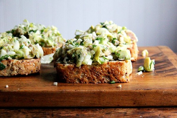 Smoked trout and avocado salad toasts