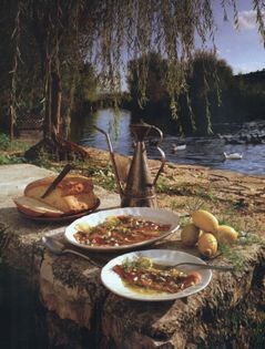 Smoked trout in dill and scallion marinade (Pestrofa kapnisti me anitho)