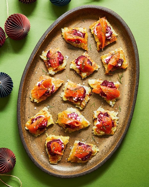 Smoked trout with potato rösti and beetroot cream 