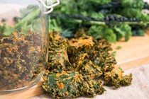 Smokey chipotle kale crisps