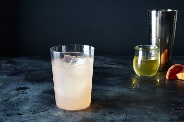 Smoky and spicy paloma
