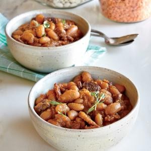 Smoky "baked" beans