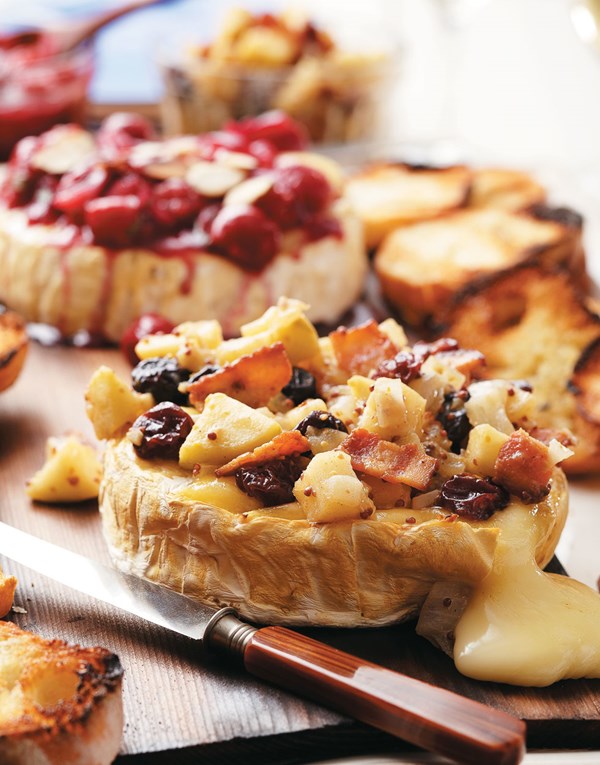 Smoky Brie & apple chutney