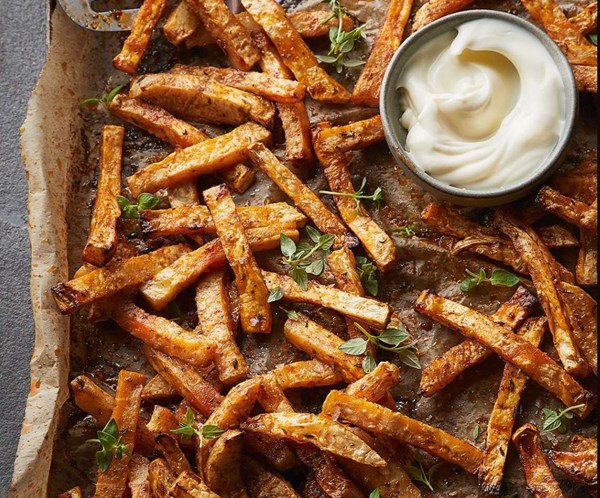 Smoky celeriac chips