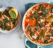 Smoky chicken, bean & kale stew