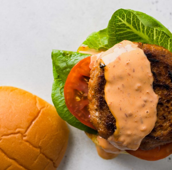 Smoky chili-garlic pork burgers