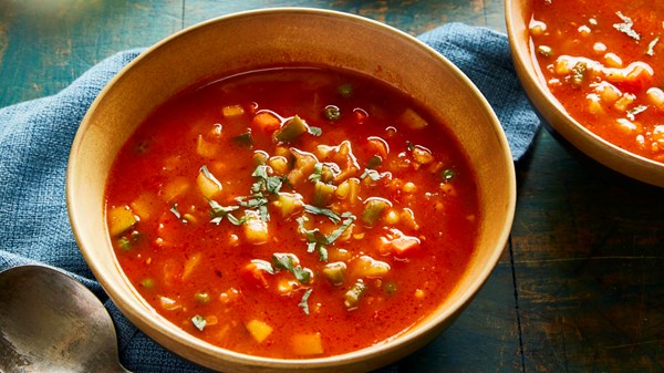 Smoky chipotle vegetable soup (Sopa de verduras con chipotle)