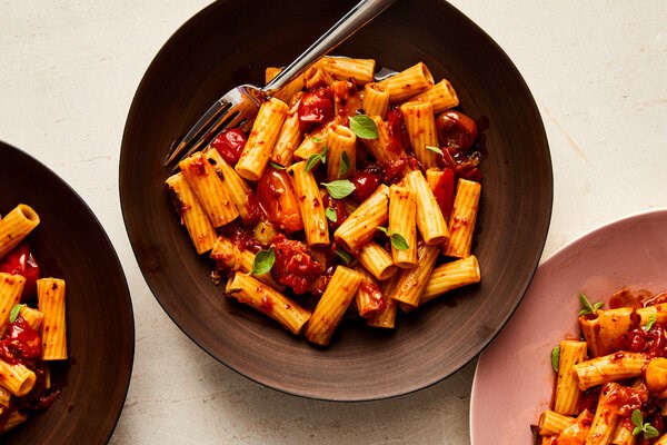 Smoky confit tomato and lemon pasta