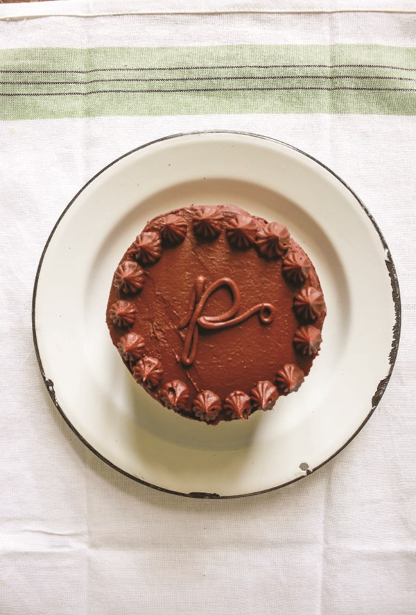 Smoky dark chocolate porter cake