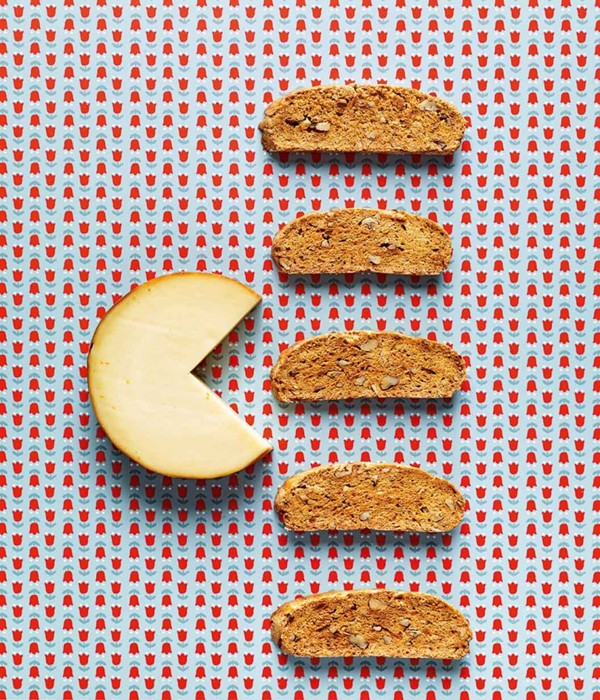 Smoky Gouda biscotti