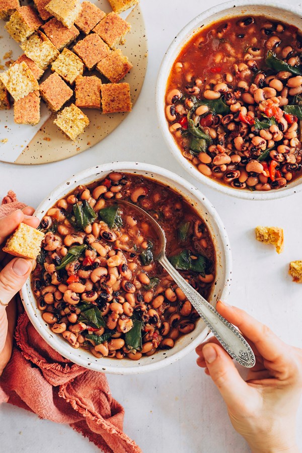 Smoky Instant Pot black eyed peas & greens
