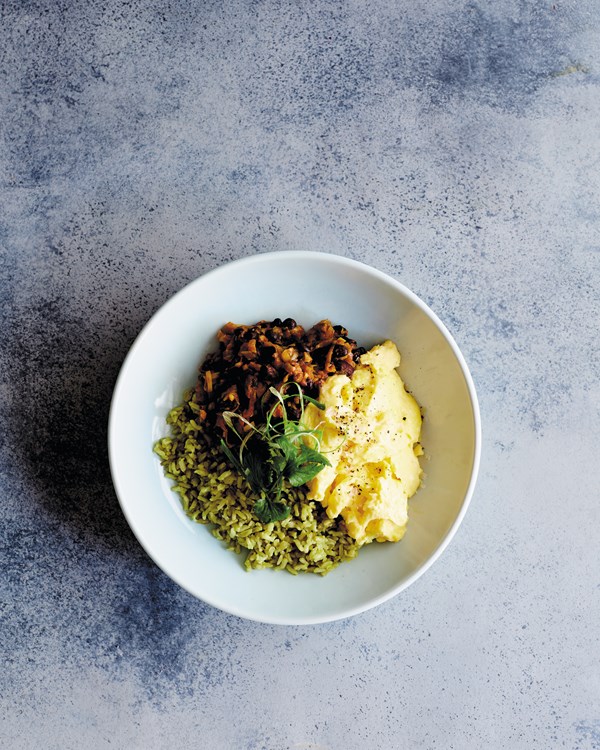 Smoky Mexican black bean bowl with green rice