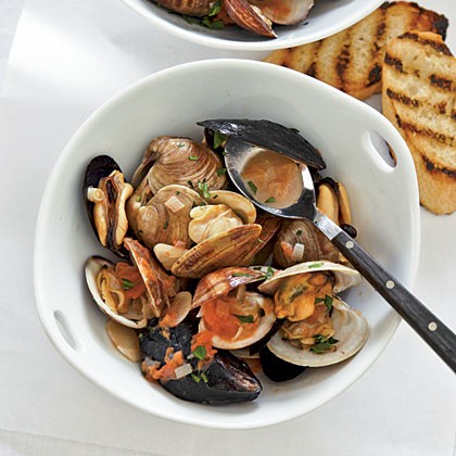 Smoky mussels and clams with white wine broth