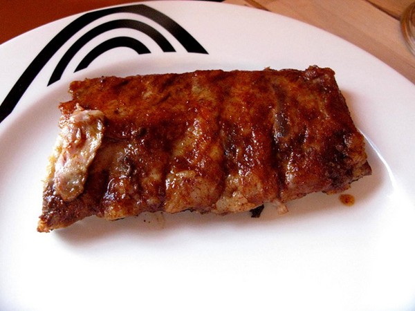 Smoky oven spareribs