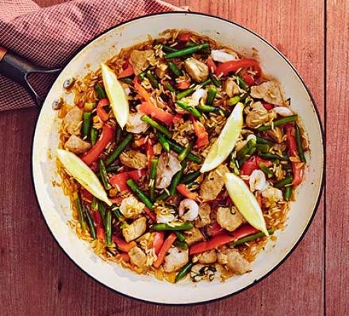 Smoky pork & pepper paella