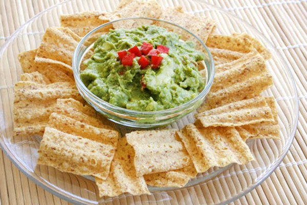Smooth and sassy guacamole