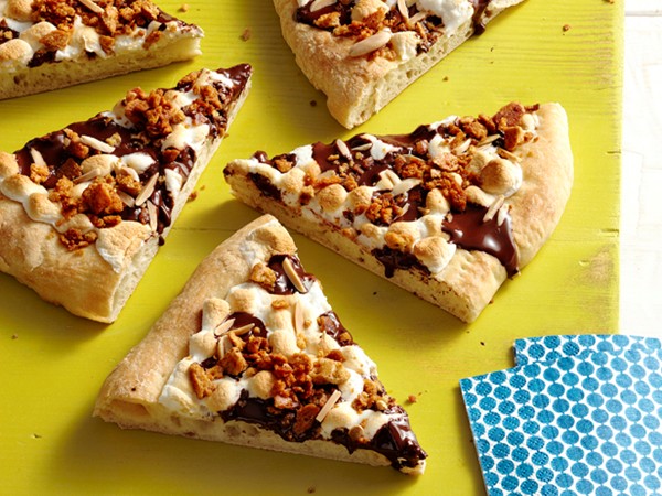 S'more pizza