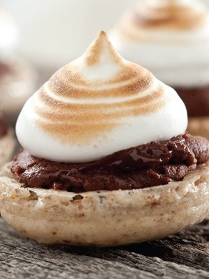 S'mores macarons