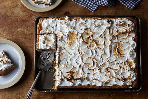 S'mores Pop-Tart slab pie