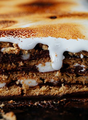 S’mores pudding cake