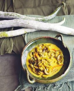 Snake gourd curry (Pathola maluwa)