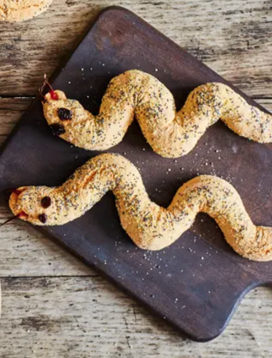 Snaky breadsticks
