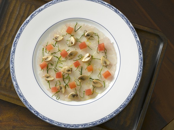 Snapper carpaccio with pickled mushrooms